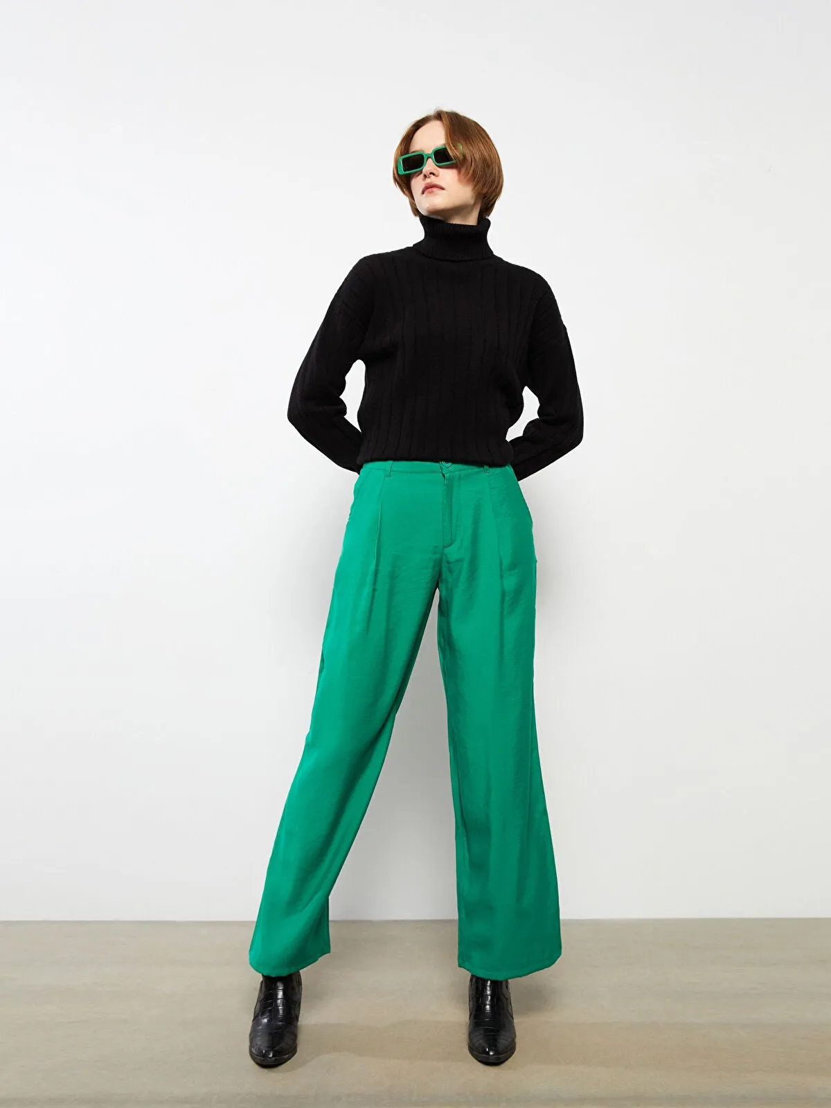 Comfortable Fit Straight Women Trousers