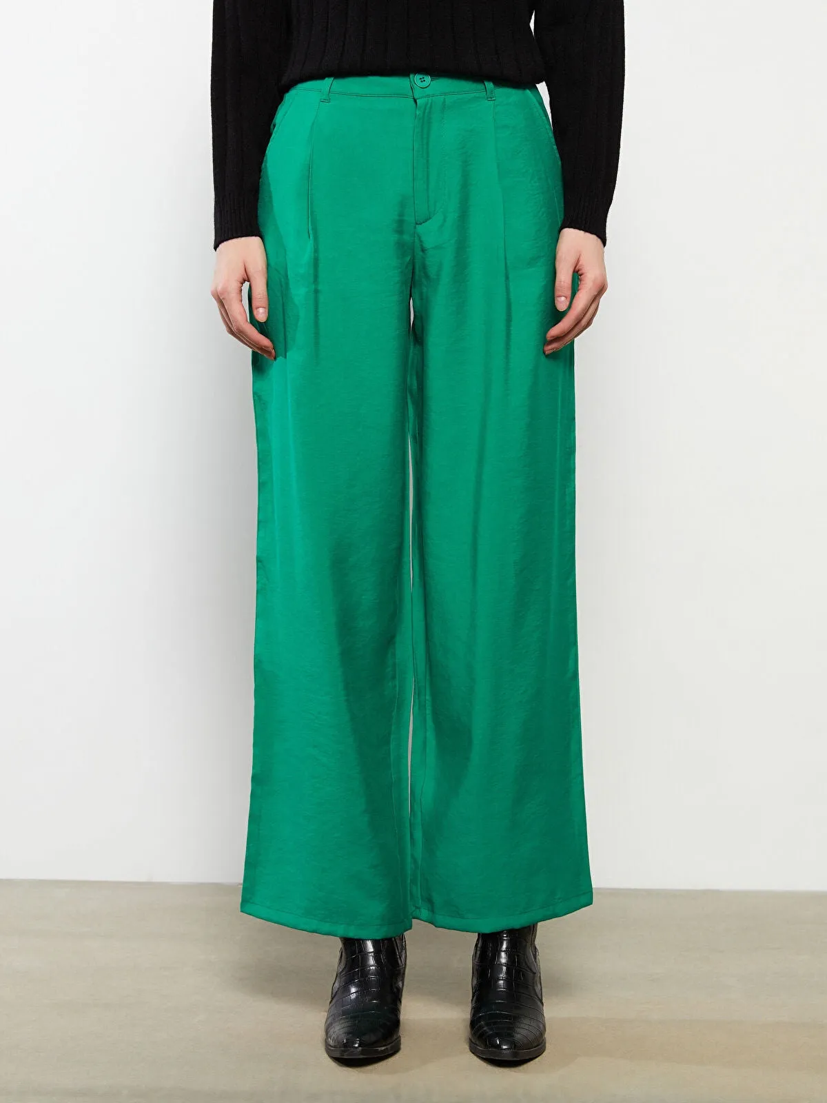 Comfortable Fit Straight Women Trousers