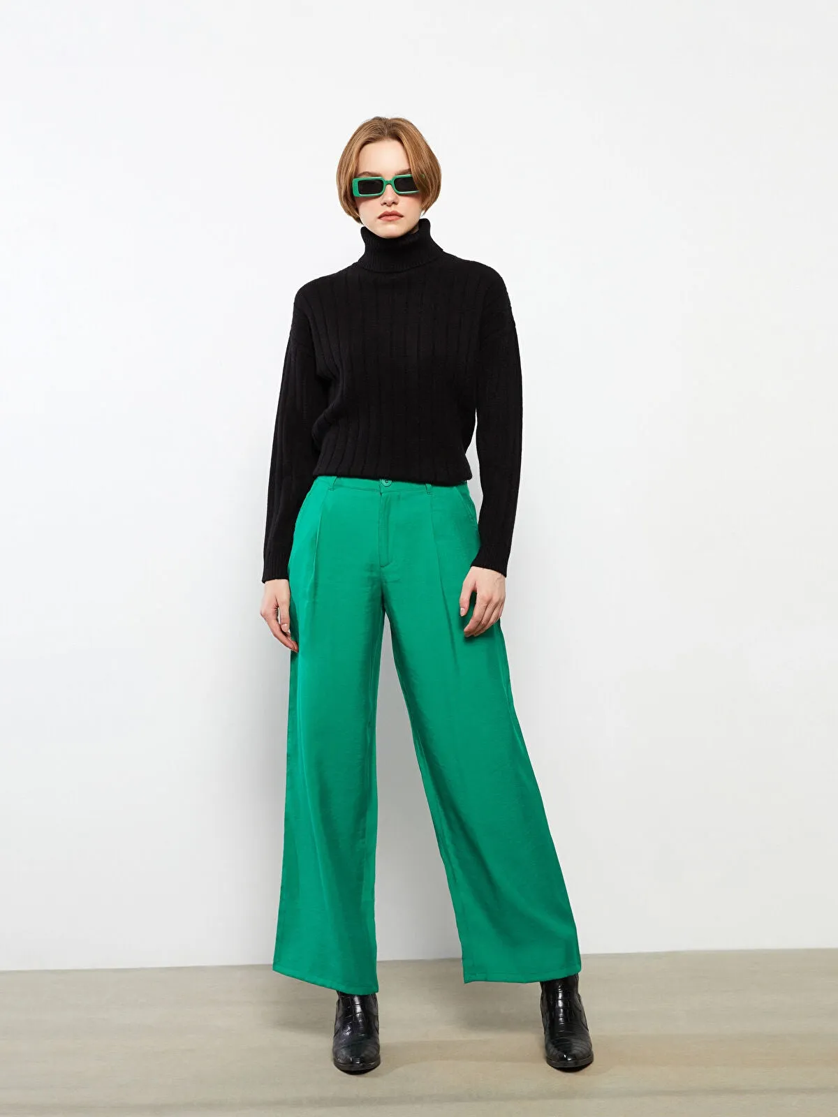 Comfortable Fit Straight Women Trousers