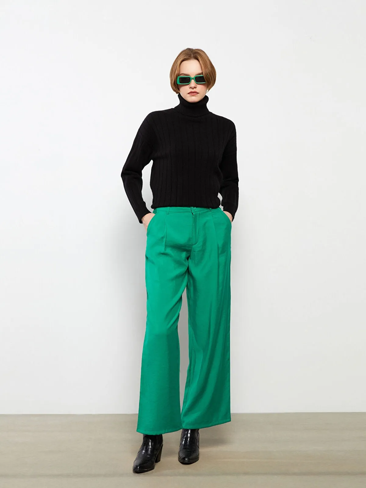 Comfortable Fit Straight Women Trousers
