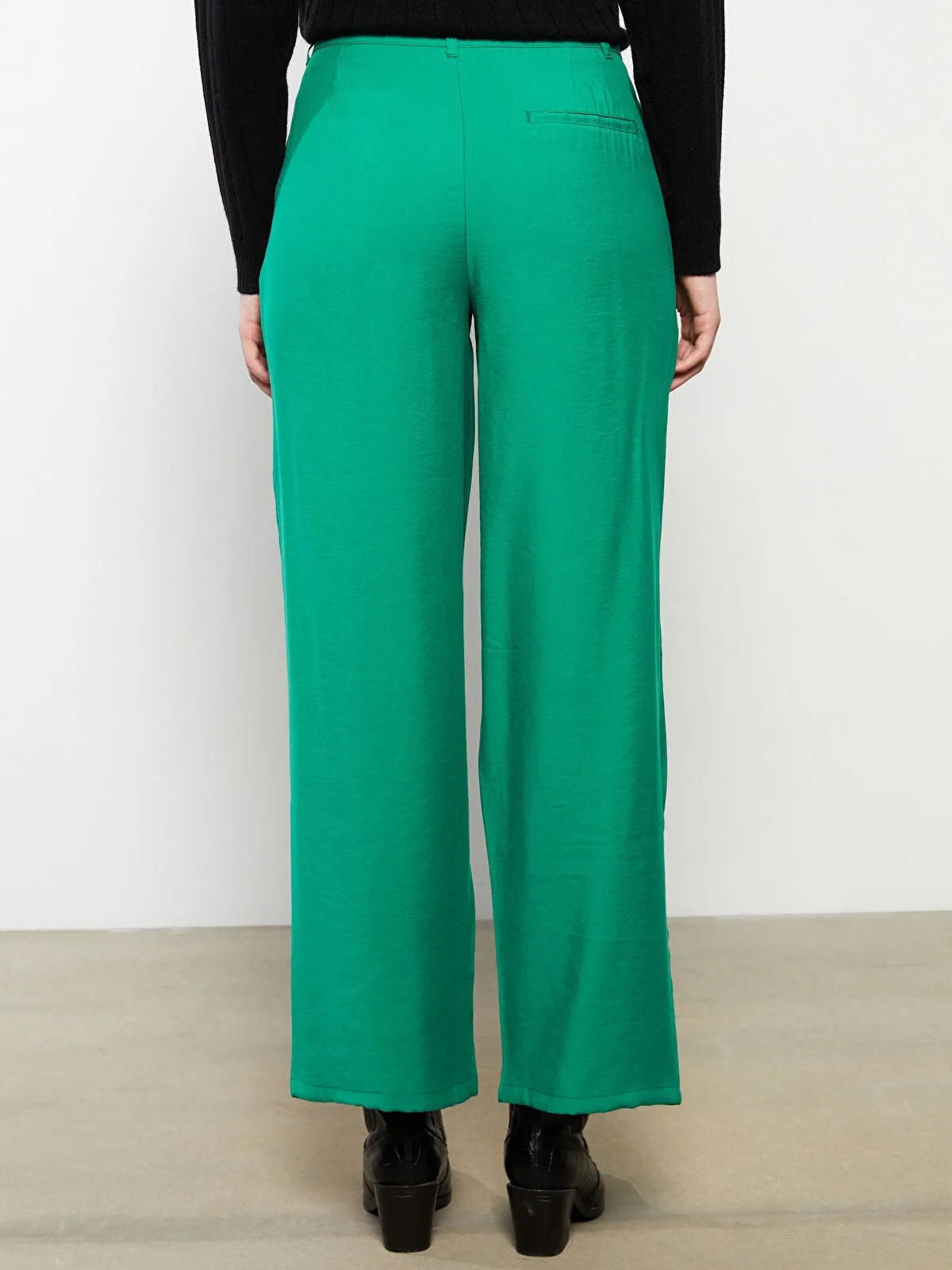 Comfortable Fit Straight Women Trousers