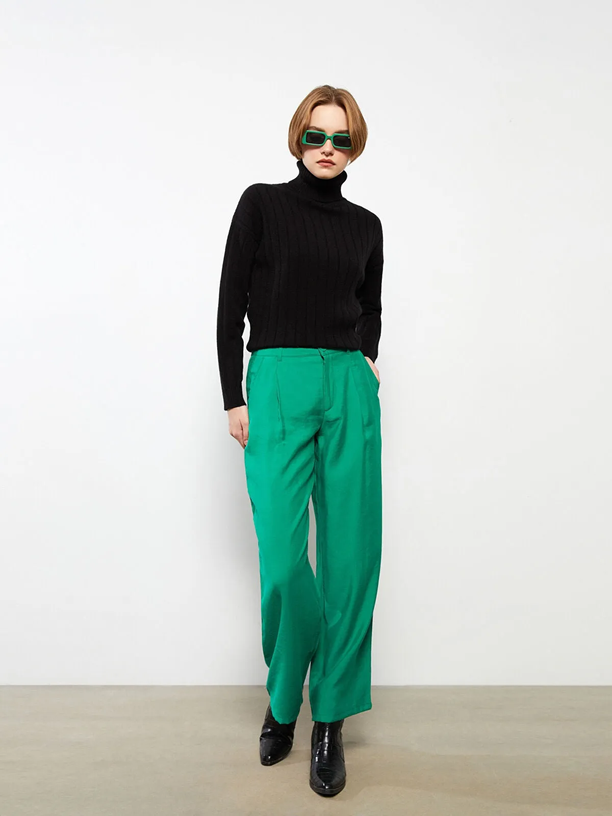 Comfortable Fit Straight Women Trousers