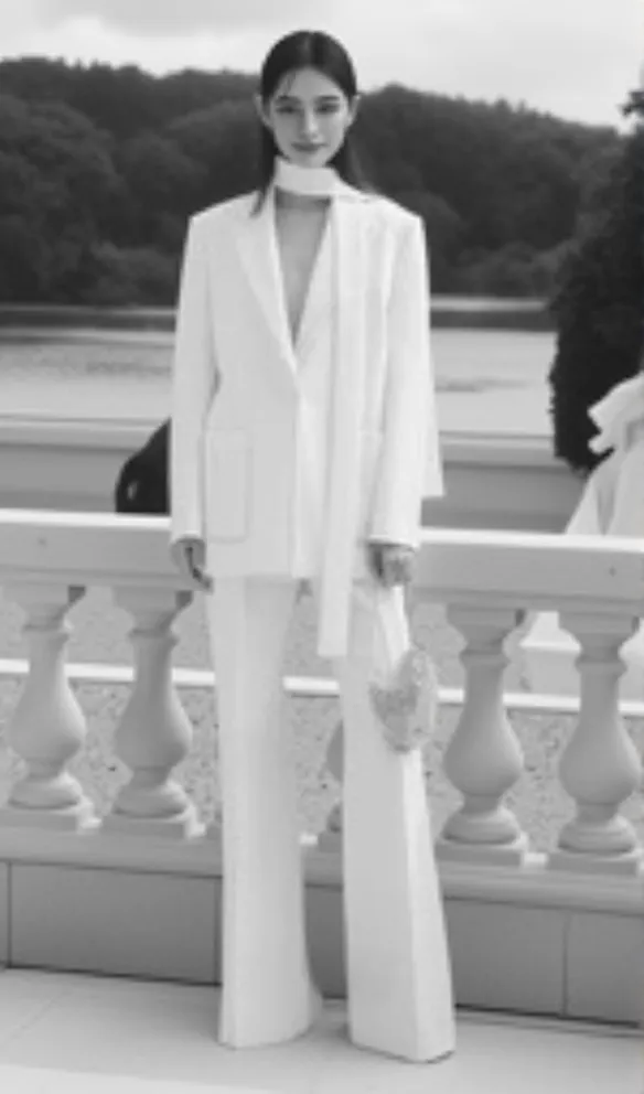 DEBORAH WHITE SCARF-DETAILED WOOL CREPE BLAZER SET
