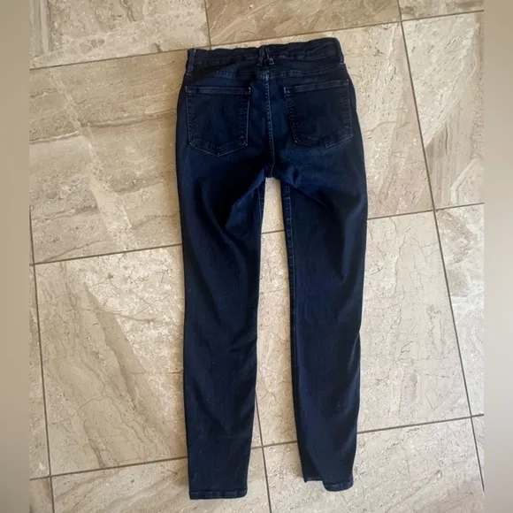 Good American Women's Good Legs Jeans size 28 / 6 dark blue no flaws