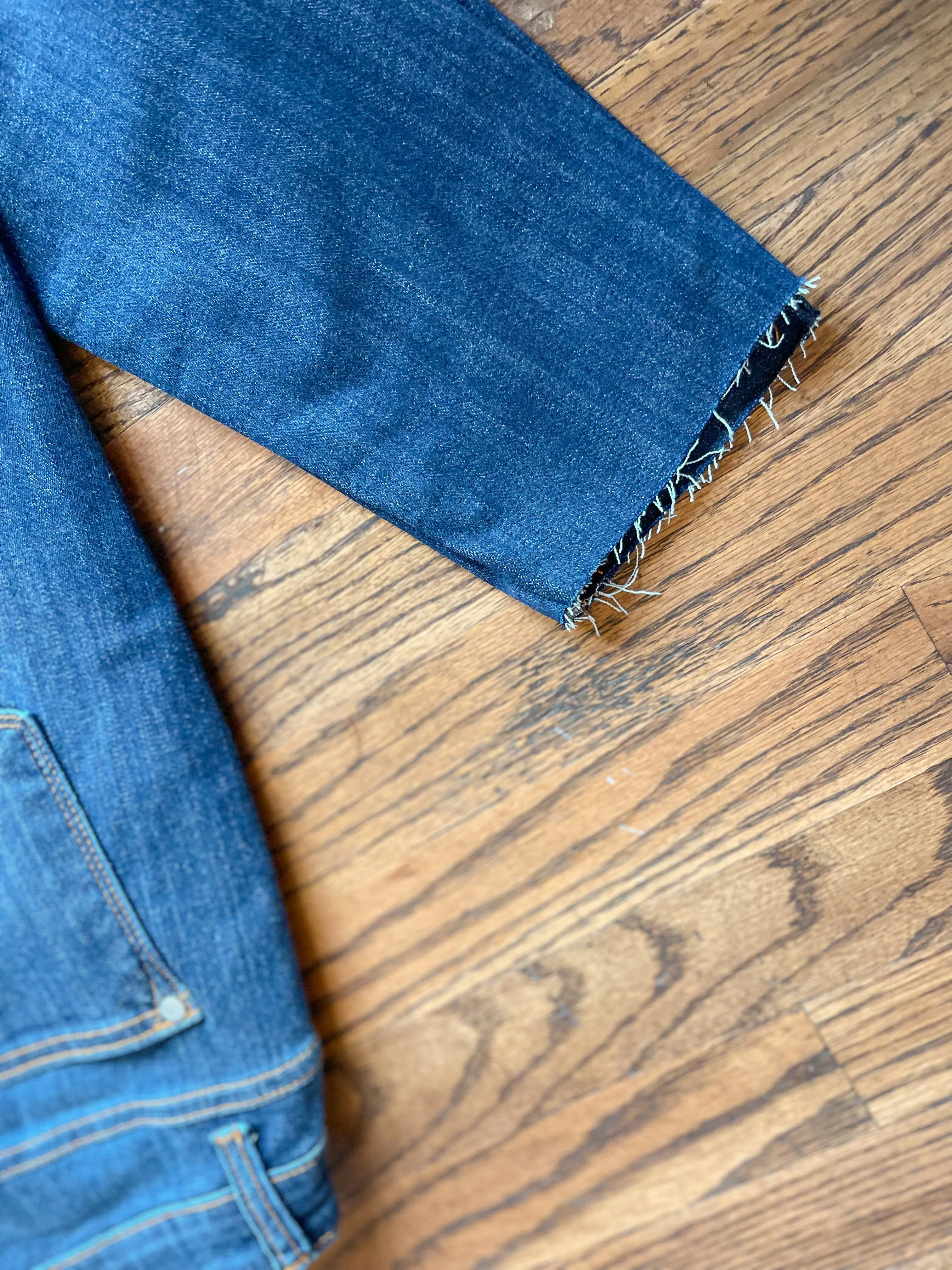 Judy Blue || Marlena Mid-Rise Raw Hem Skinny Jean