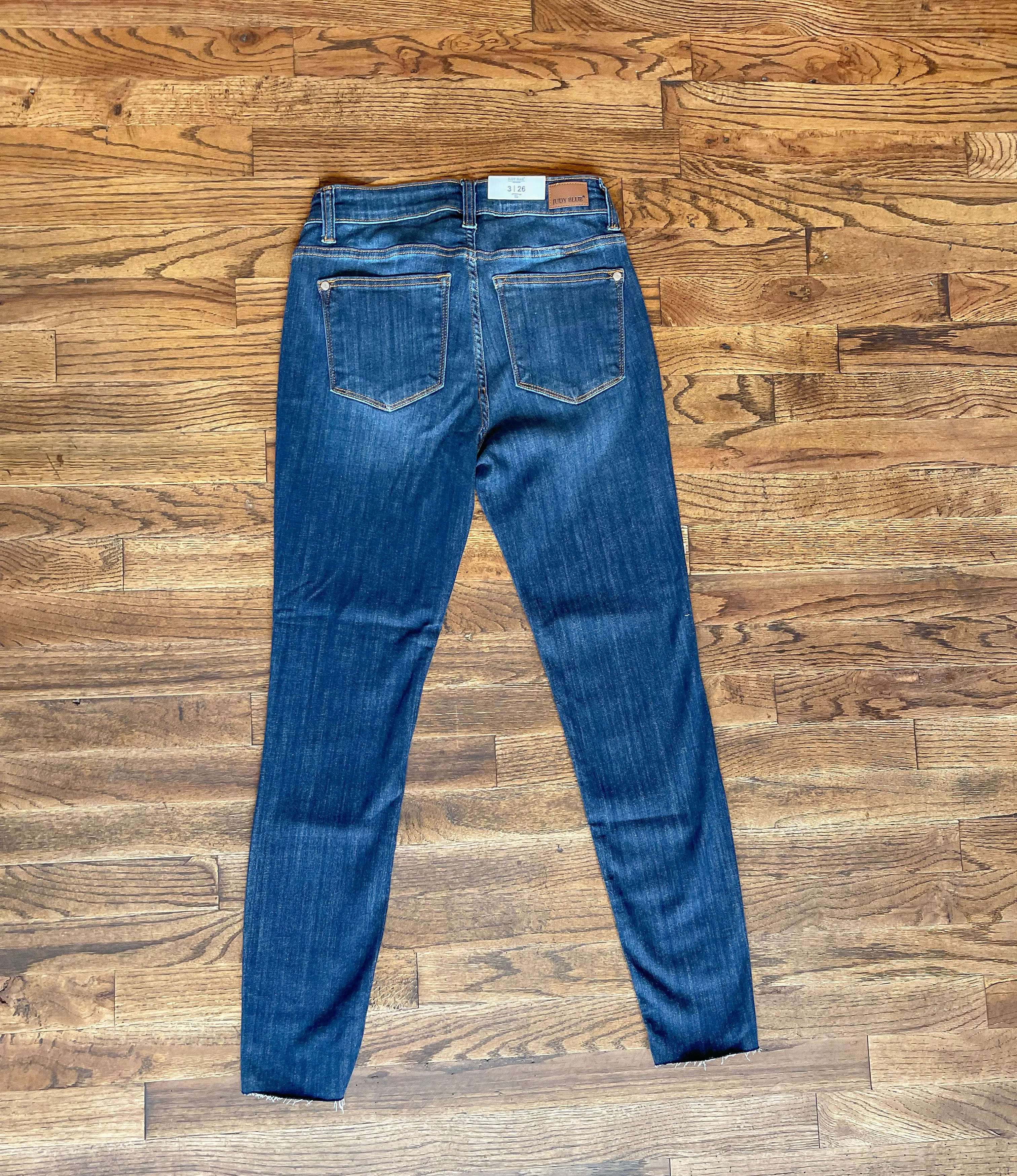 Judy Blue || Marlena Mid-Rise Raw Hem Skinny Jean