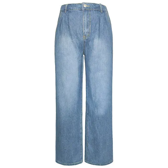 Julissa-fashionable-and-comfortable-jeans