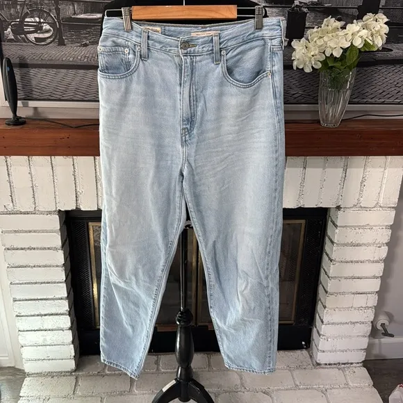 Levi’s Premium Women’s High Loose Taper Fit Light Blue Denim Jeans Size 29 90’s
