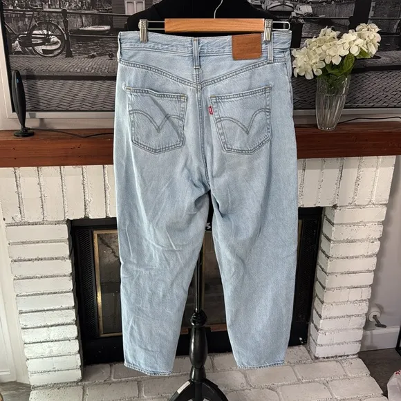 Levi’s Premium Women’s High Loose Taper Fit Light Blue Denim Jeans Size 29 90’s