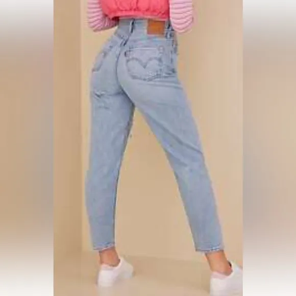Levi’s Premium Women’s High Loose Taper Fit Light Blue Denim Jeans Size 29 90’s