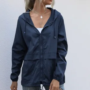 Lightweight Hooded Jacket for Casual Outings