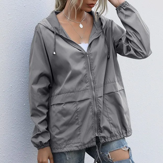 Lightweight Hooded Jacket for Casual Outings