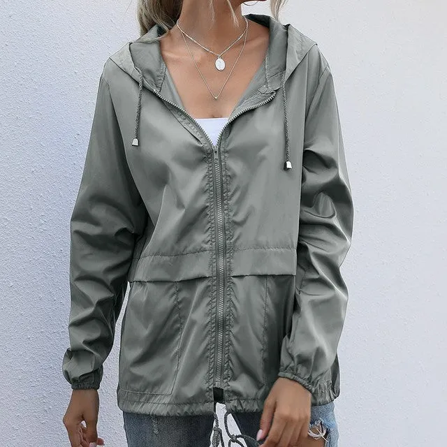 Lightweight Hooded Jacket for Casual Outings