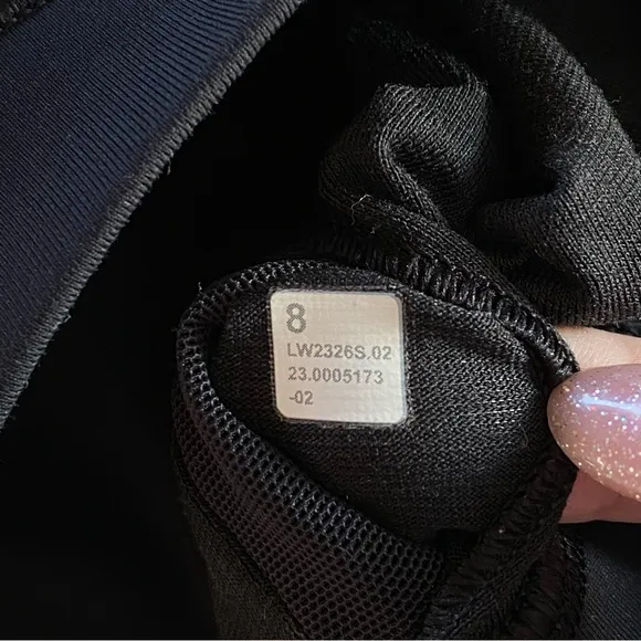 Lululemon black energy criss cross back strap sport bra