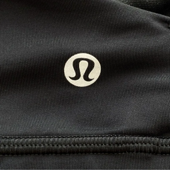 Lululemon black energy criss cross back strap sport bra