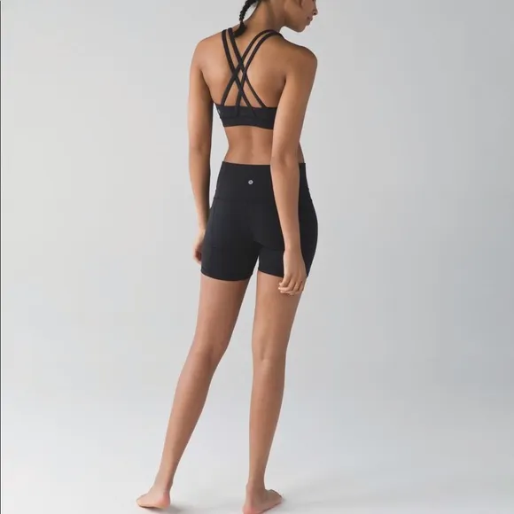 Lululemon black energy criss cross back strap sport bra