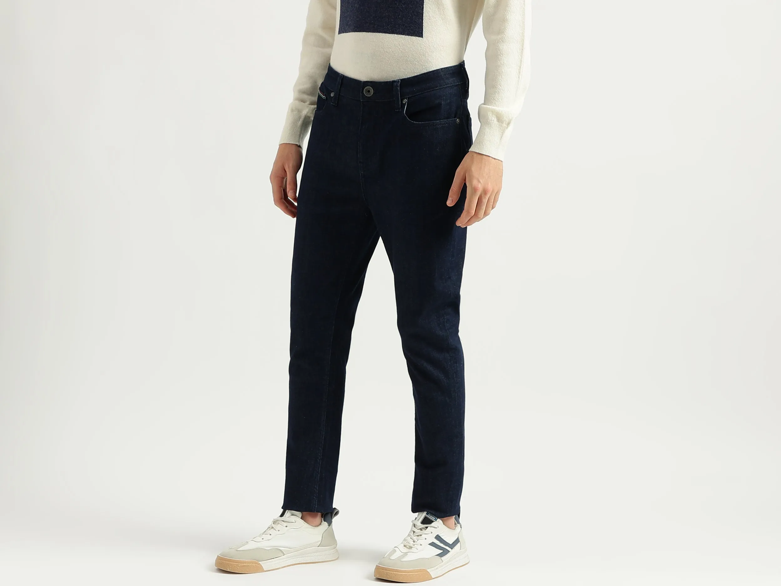 Men's Solid Carrot Fit Jeans