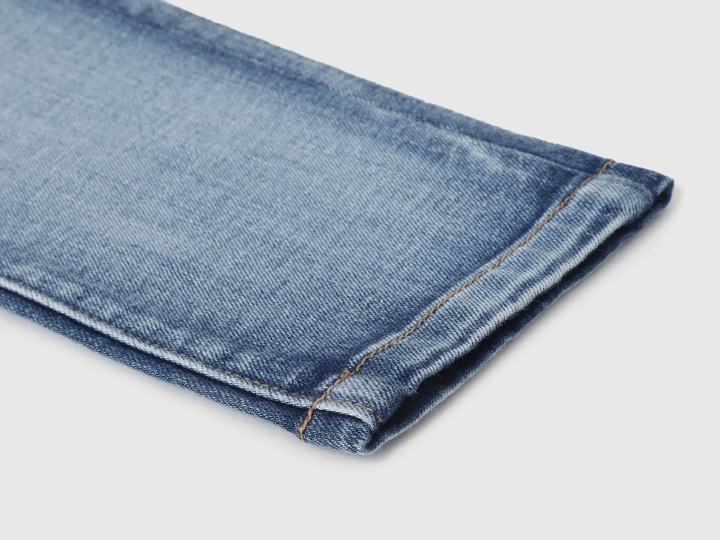 Solid Pattern Slim Fit Jeans